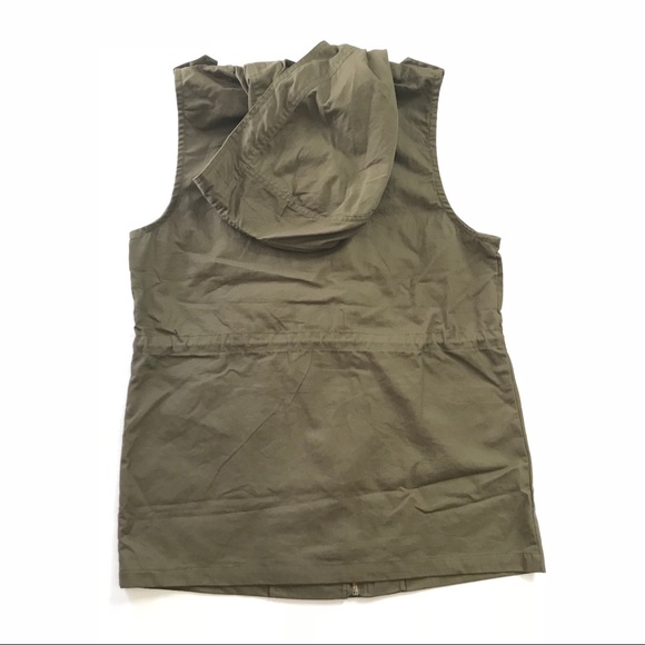 ✨FIRM PRICE✨Army Green Military Vest w/ Hood - Picture 6 of 6